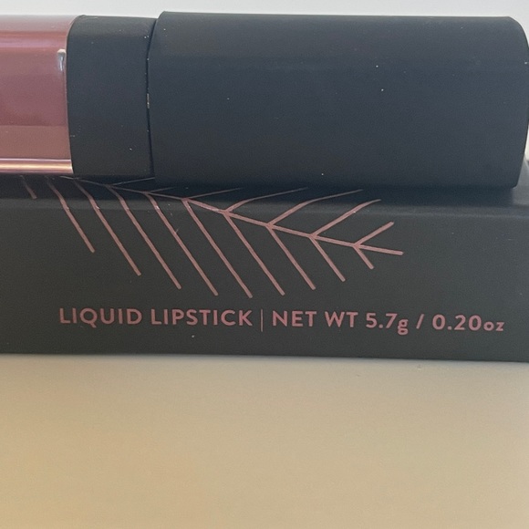 MENTED PLUM ON OVER LIQUID LIPSTICK NIB - Picture 4 of 8